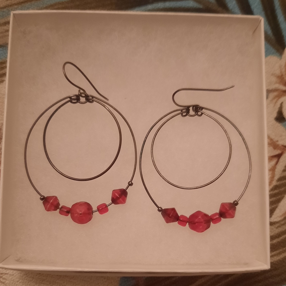 Earrings with red beads